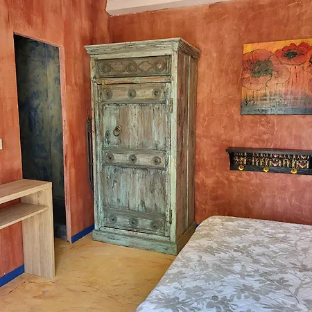 Bed & Breakfast Et La Sauvasse *