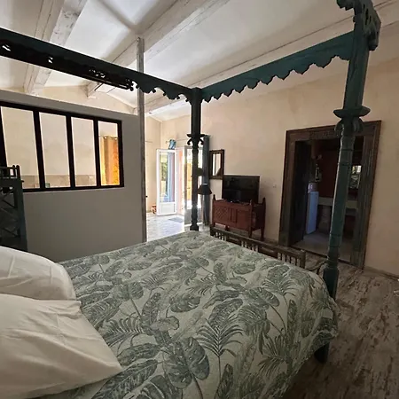 Bed & Breakfast Et La Sauvasse 3*
