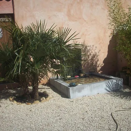 Bed & Breakfast Et La Sauvasse *
