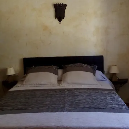 Bed & Breakfast Et La Sauvasse *